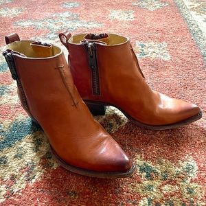 Frye Sacha booties size 8